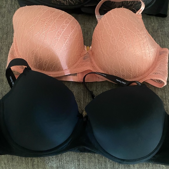 Four bras 40C - Picture 5 of 10
